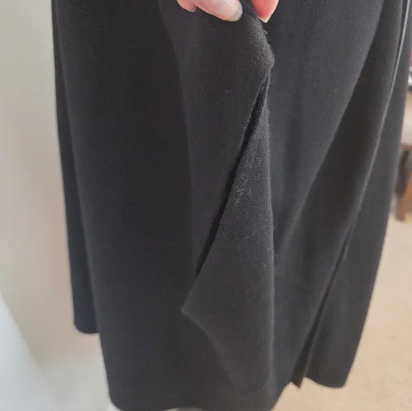 St. John Collection Black Wool Cape with Leather Trim - Picture 6 of 7